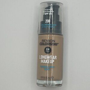 Revlon -  Shade 200 Nude - SPF Foundation